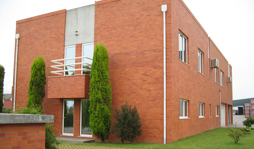 Edifício da Cerâmica de Quintãs em Oliveirinha, Aveiro